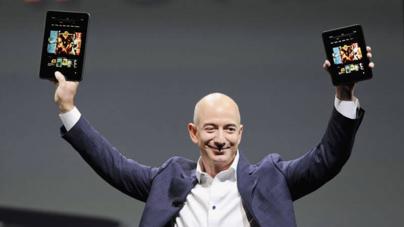 Jeff Bezos, fondatore di Amazon, durante la presentazione del Kindle Fire